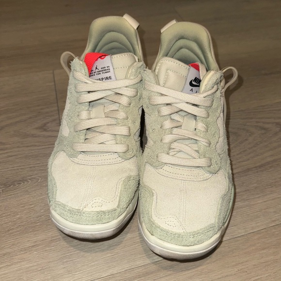 Nike cream and green Jordan MA2 (5.5Y size or 7.5 women’s) - Picture 2 of 4